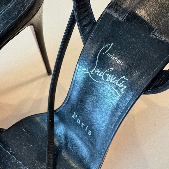 CHRISTIAN LOUBOUTIN
Nappa Spike Loubigirl Chain
100 Sandals 38.5 - Picture 8 of 13